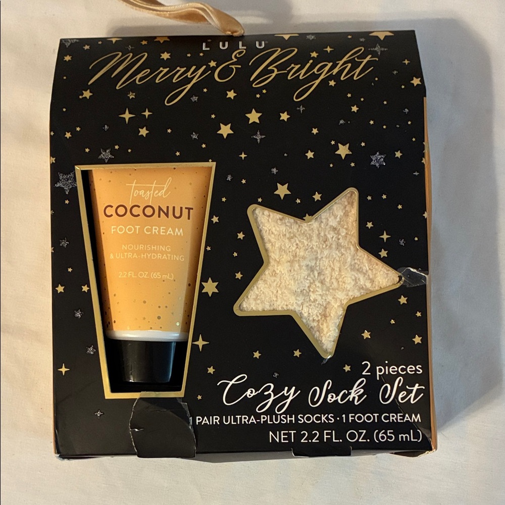 lululemon athletica Coconut Foot Cream and Star Sock Set